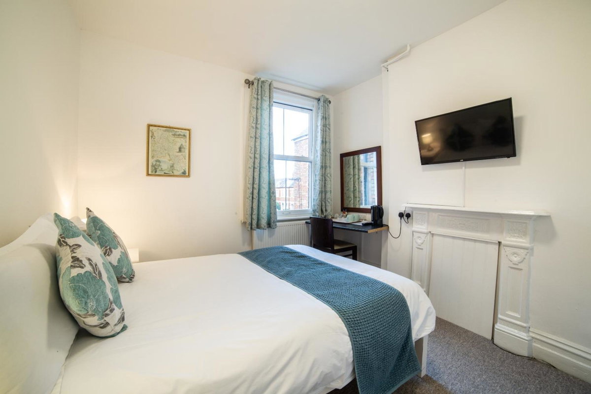 Hotel · OYO Lonsdale Guest House, Oxford
