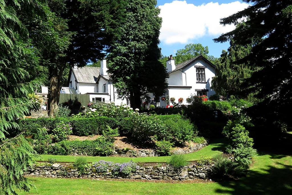 Hotel · Grange Manor, Grange Over Sands