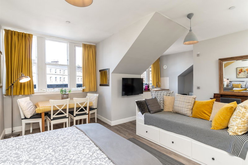 Haymarket Apartments, Edinburgh, United Kingdom