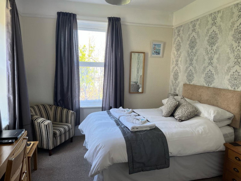 Cairn House - Bed & Breakfast, Ilfracombe, United Kingdom