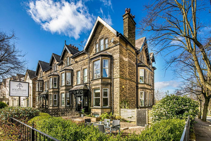 Fountains Guest House - Harrogate Stays with FREE PARKING, Harrogate, United Kingdom