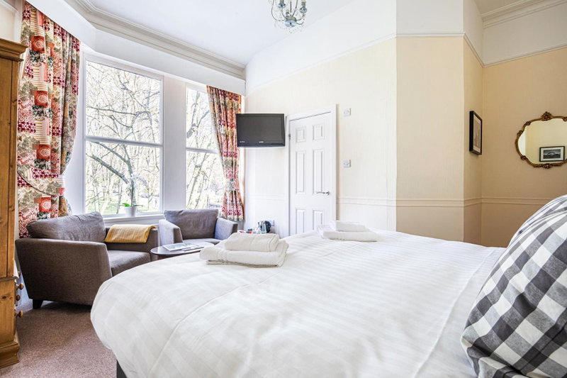 Fountains Guest House - Harrogate Stays with FREE PARKING, Harrogate, United Kingdom