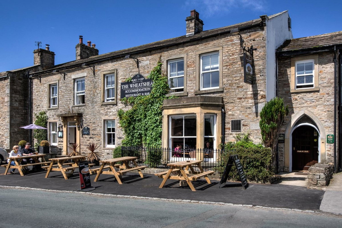 Hotel · The Wheatsheaf Inn, Carperby