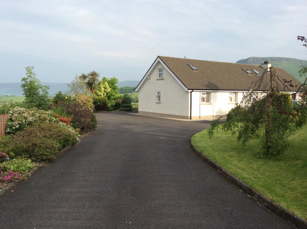 Hotel · Garron View, Cushendall