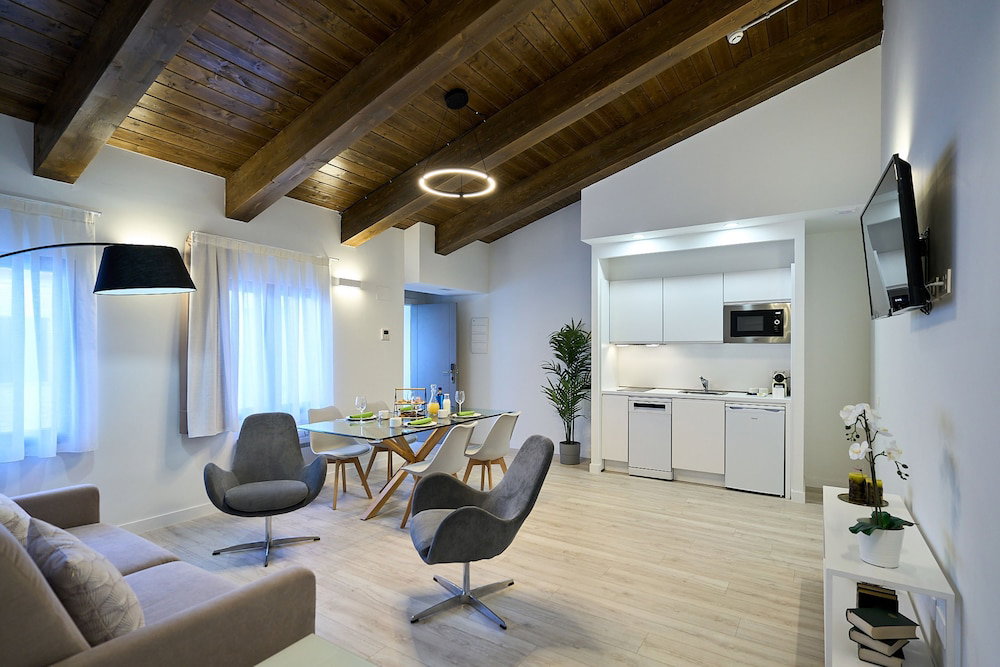 Ines Luna Suites, Spain