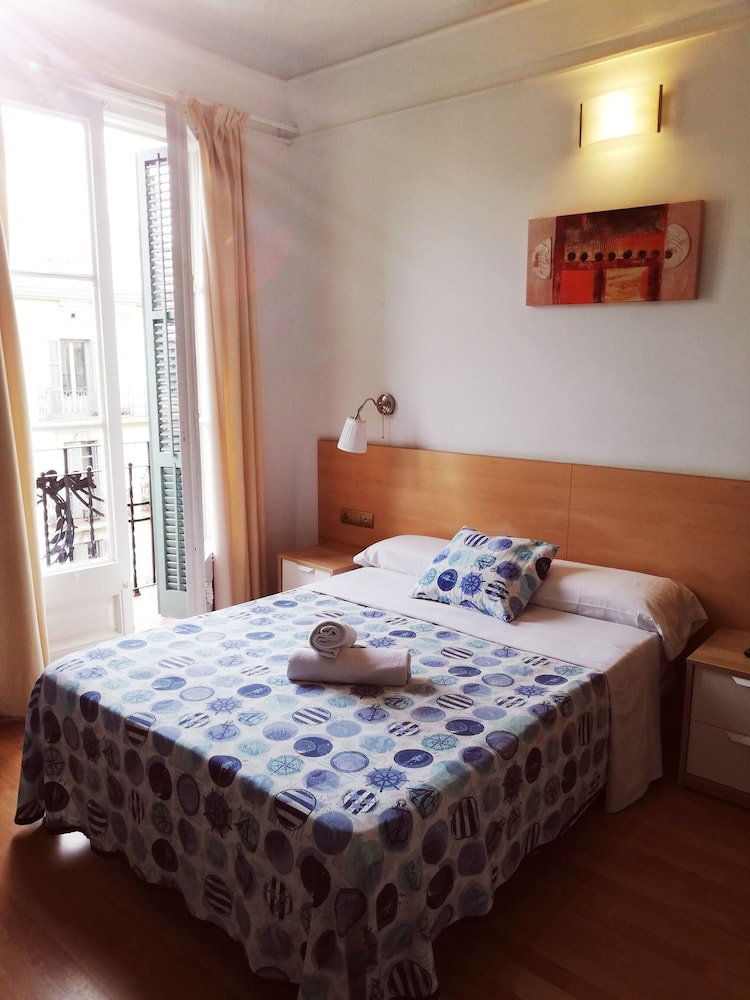 Hotel · Hostal Felipe II, Barcelona
