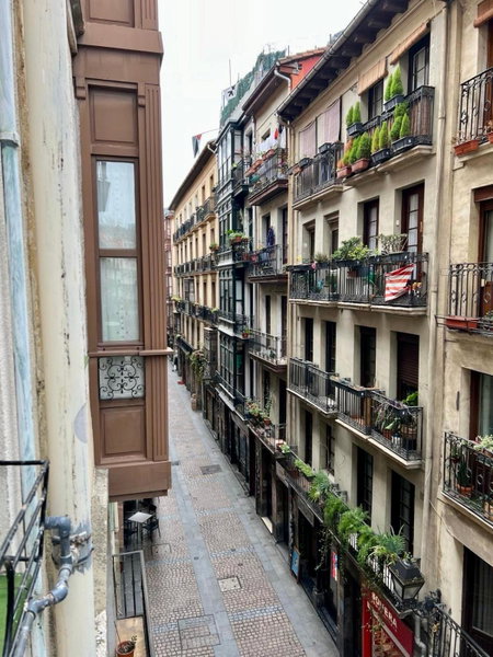 Casual Serantes Bilbao, Bilbao, Spain