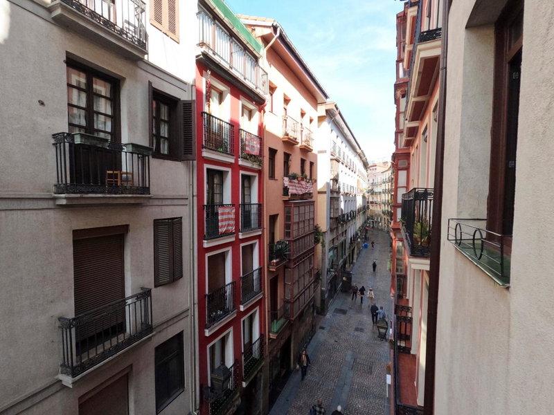 Casual Serantes Bilbao, Bilbao, Spain