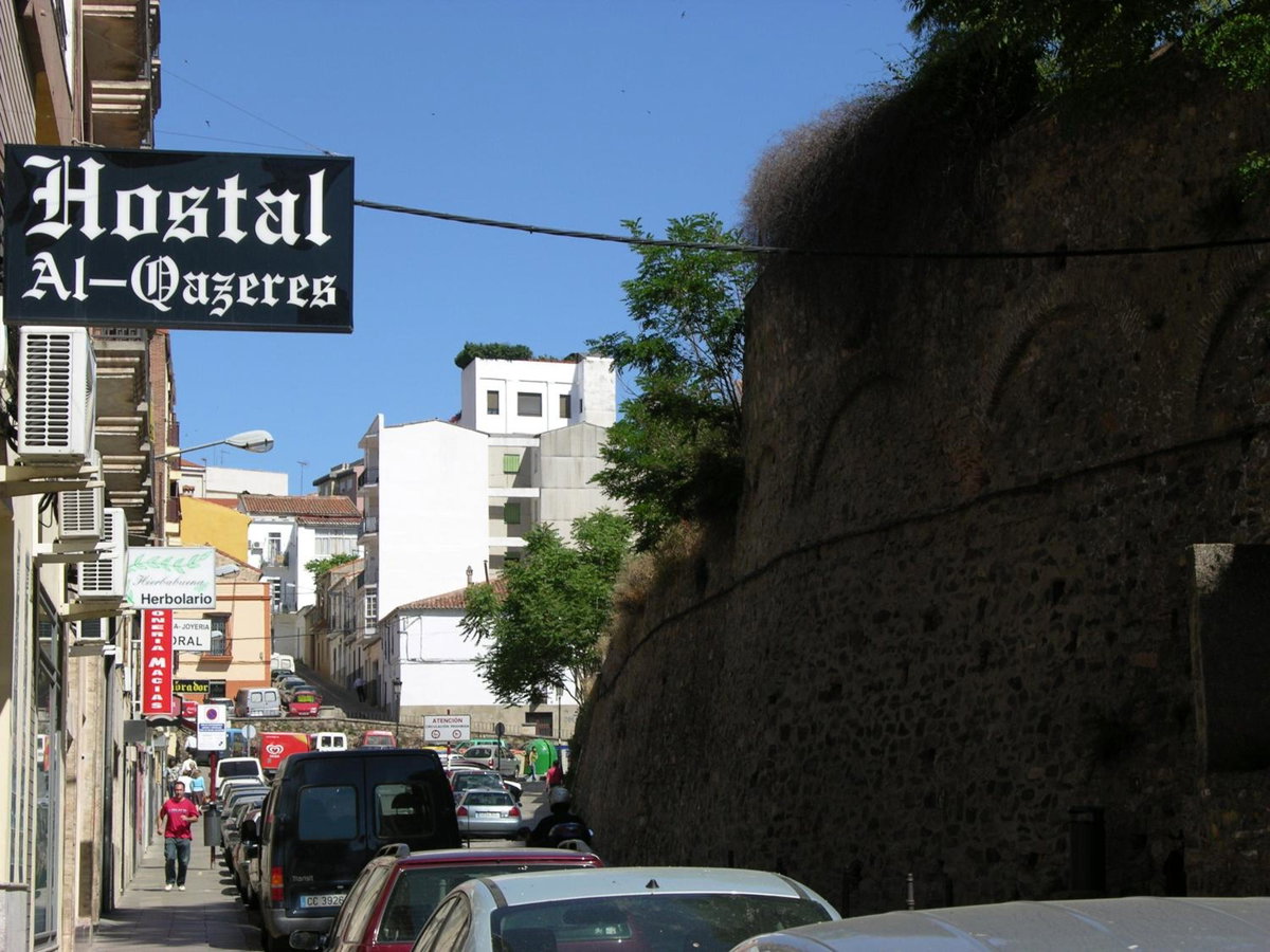 Hostal Al-Qazeres, Испания