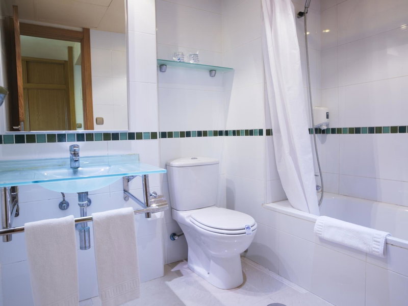 Apartamentos MS Puerto Marina, antes MS Pepita, Benalmádena, Spain