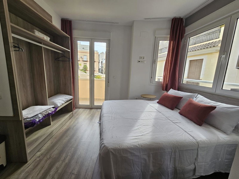Apartamentos Turísticos KENZAMIN, Alicante, Spain