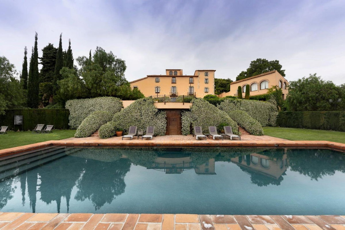 Hotel · Can Mora de Dalt, Sant Vicenç De Montalt