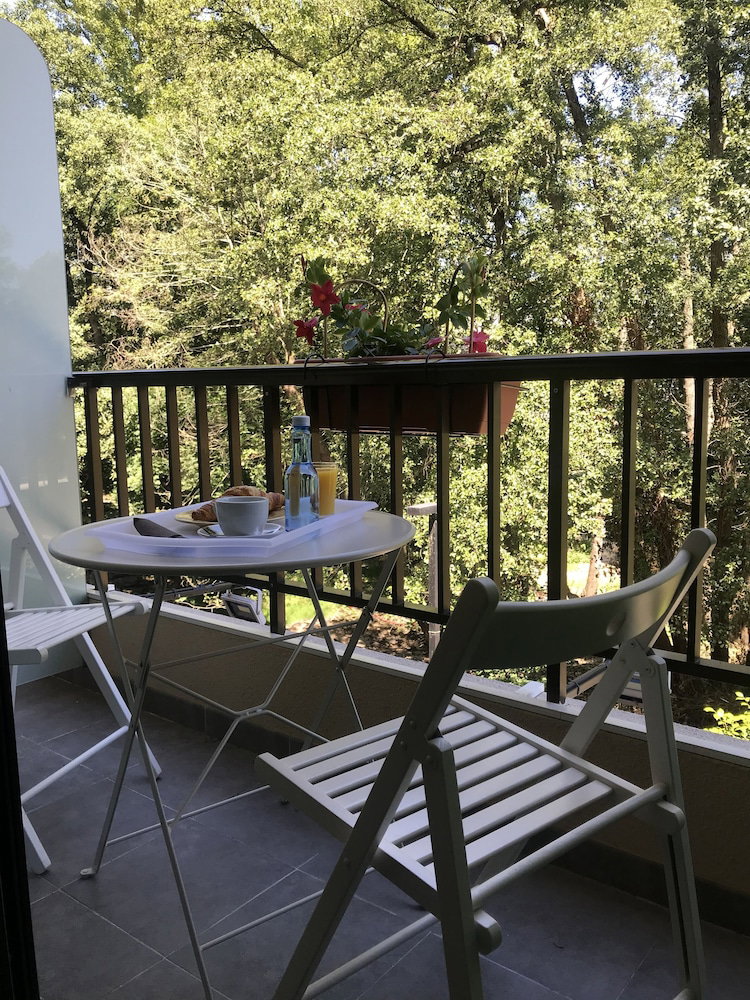Hotel · El Malecon, Sarria