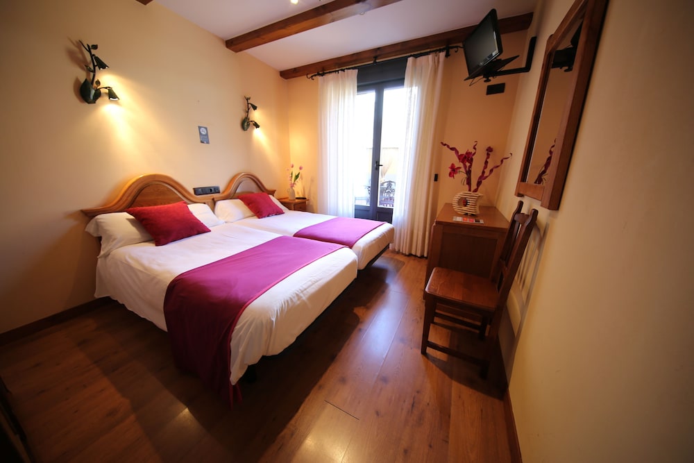 Hostal Alda Casco Antiguo, Spain