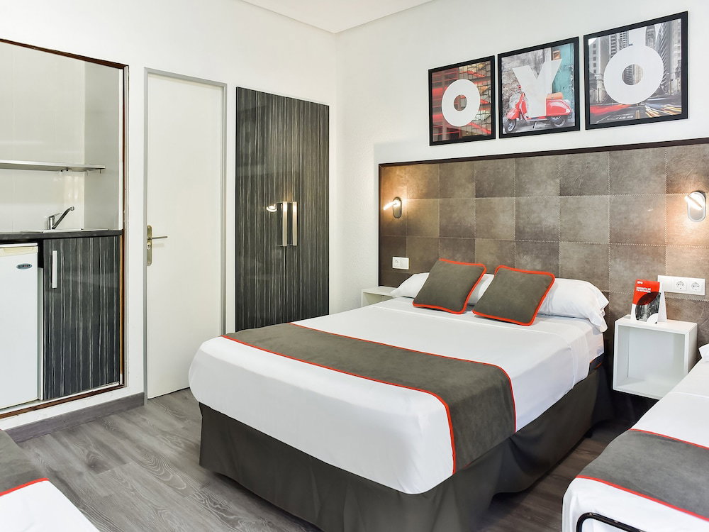 Hotel · Hello Feria, Madrid