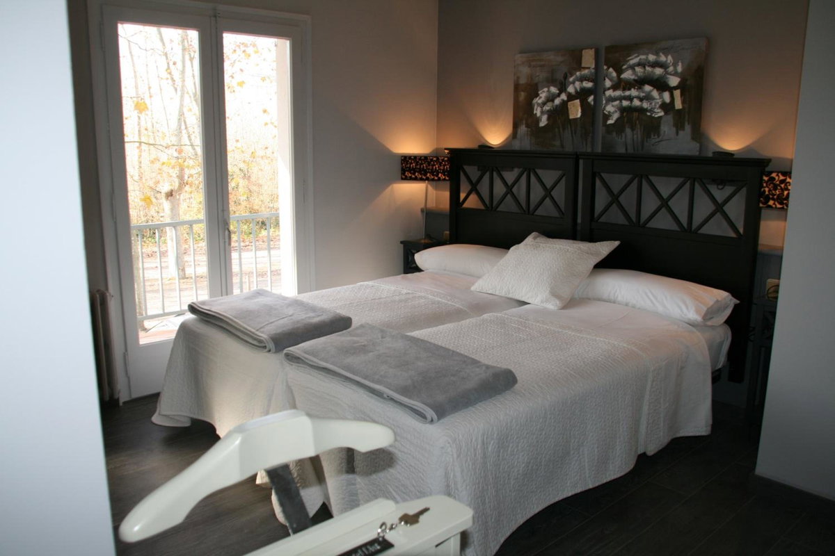 Hotel · Hotel L'Ast, Banyoles