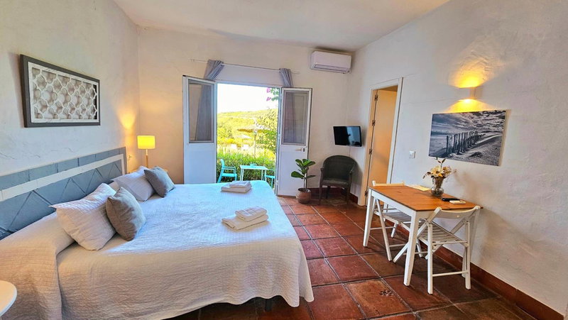 Hotel-Apart CORTIJO LAS PIÑAS, Tarifa, Spain