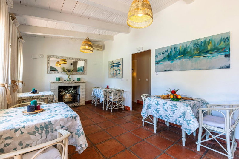 Hotel-Apart CORTIJO LAS PIÑAS, Tarifa, Spain