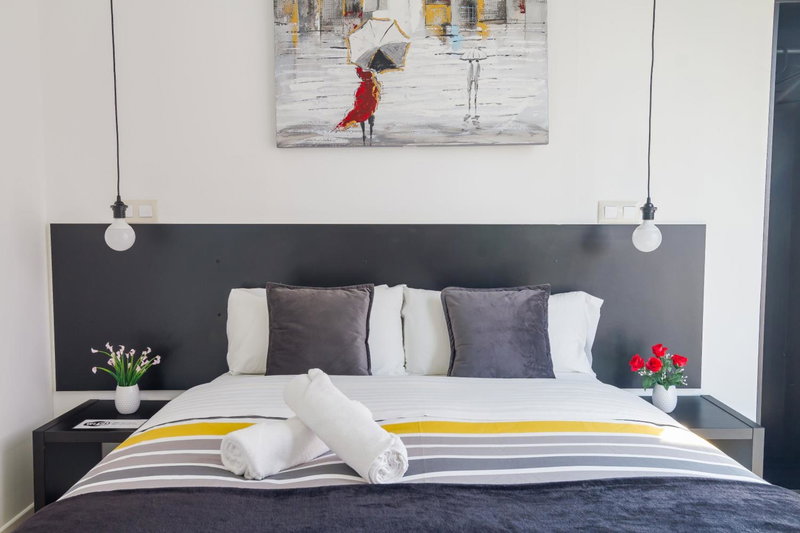 AYZ Villegas - Auto check-in property, Madrid, Spain