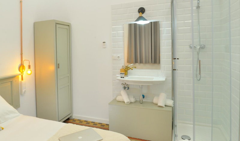 Hostal Girona, Barcelona, Spain