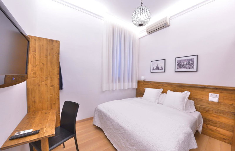 Hostal Girona, Barcelona, Spain