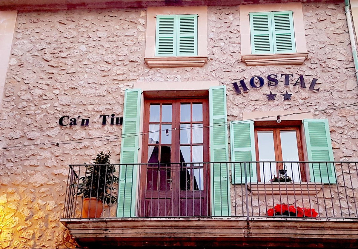 Hotel · Hostal Ca'n Tiu, Alaró