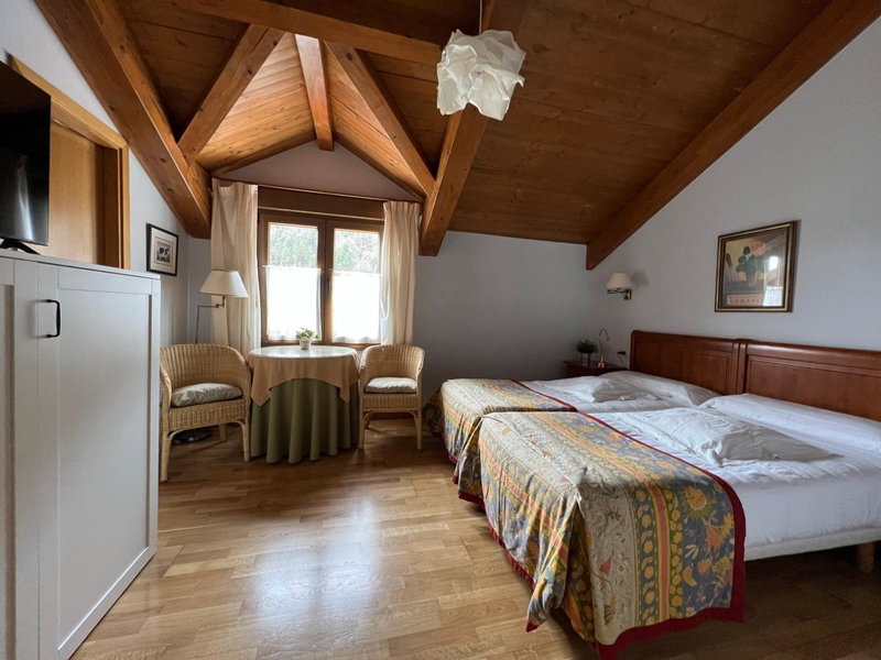 Hostal Rural Salazar, Oronz, Spain