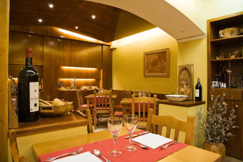 Hostal Rural Salazar, Oronz, Spain
