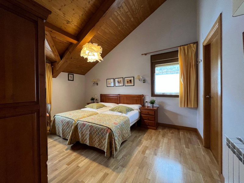 Hostal Rural Salazar, Oronz, Spain
