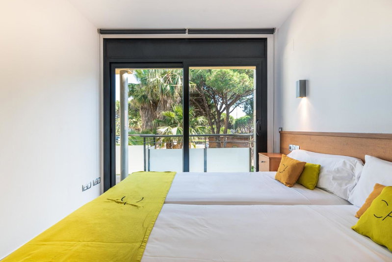 Aparthotel Las Palmeras Castelldefels, Castelldefels, Spain