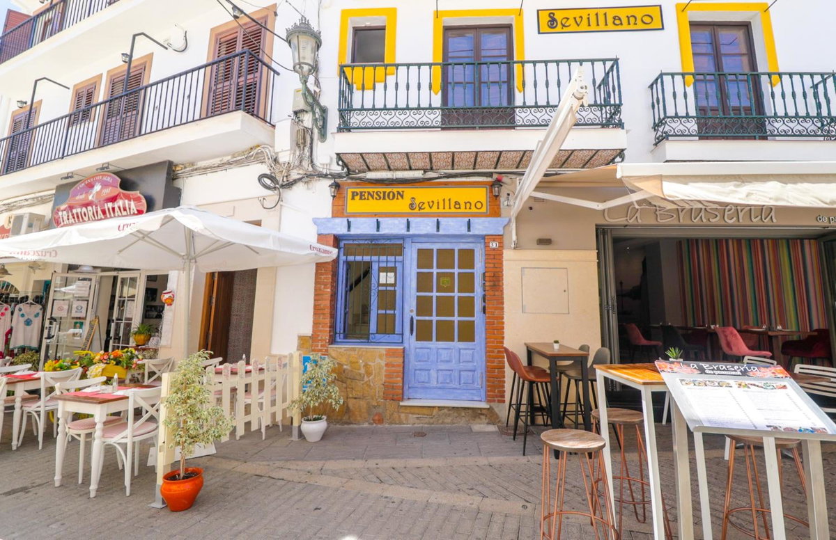 Hotel · Pensión Sevillano, Nerja