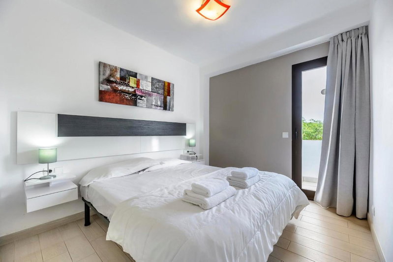Apartamentos Esmeralda Ibiza, Ibiza Town, Spain