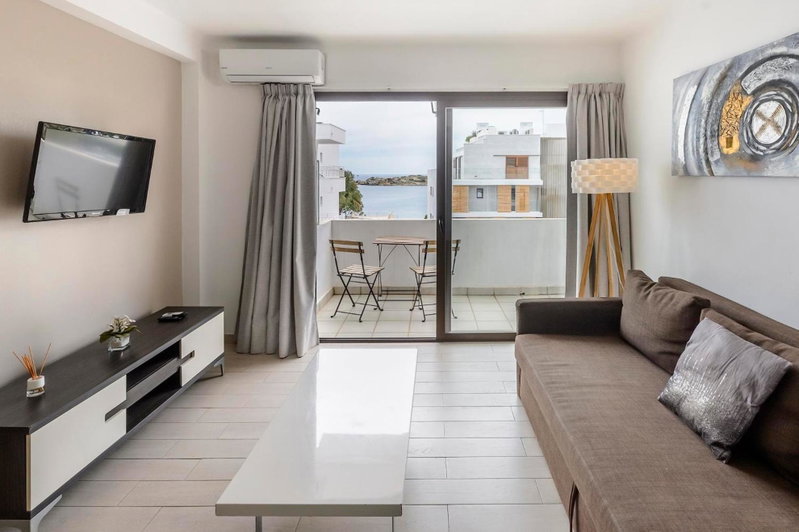Apartamentos Esmeralda Ibiza, Ibiza Town, Spain