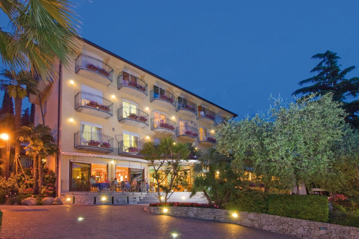 Hotel · Hotel Galvani, Torri Del Benaco