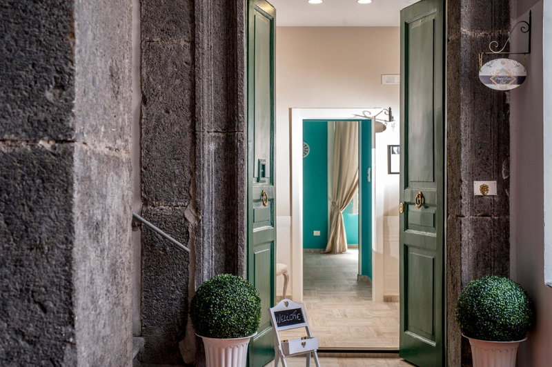 Pontenuovo Bed, Naples, Italy