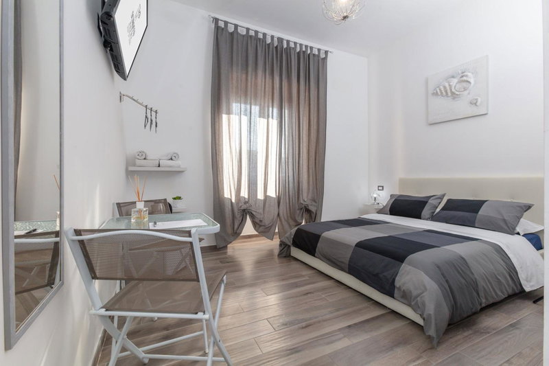 Scirocco Rooms, Civitavecchia, Italy