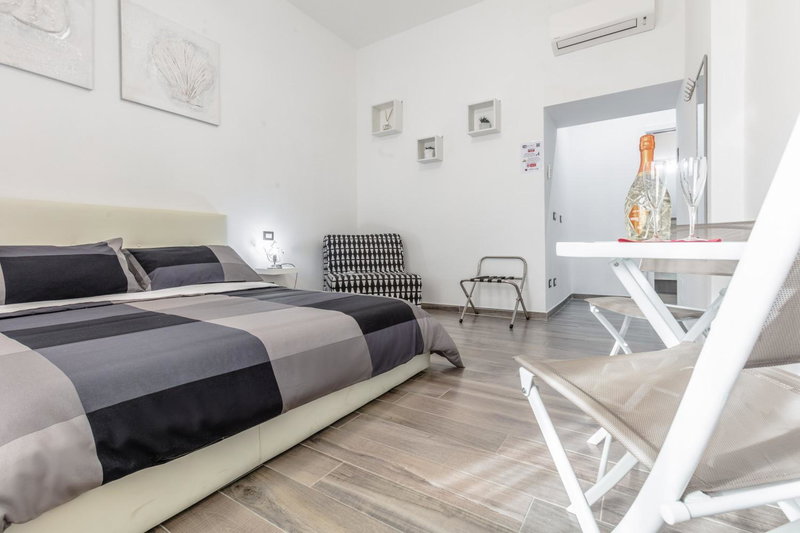 Scirocco Rooms, Civitavecchia, Italy