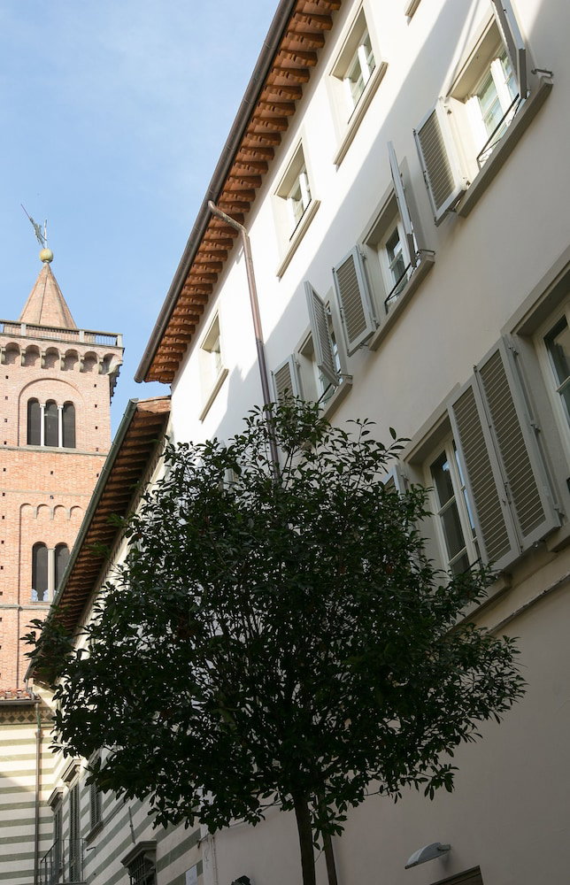 Hall, Italien