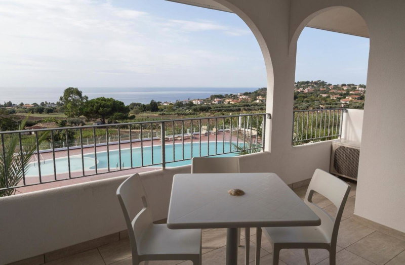 LUZIA AGRIRESORT - Piscina Panoramica e vista Mare a Capo Vaticano, Capo Vaticano, Italy