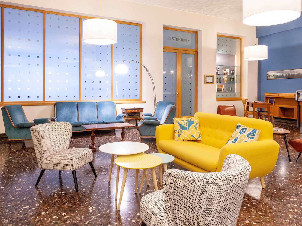 Hotel · ibis styles Trani, Trani