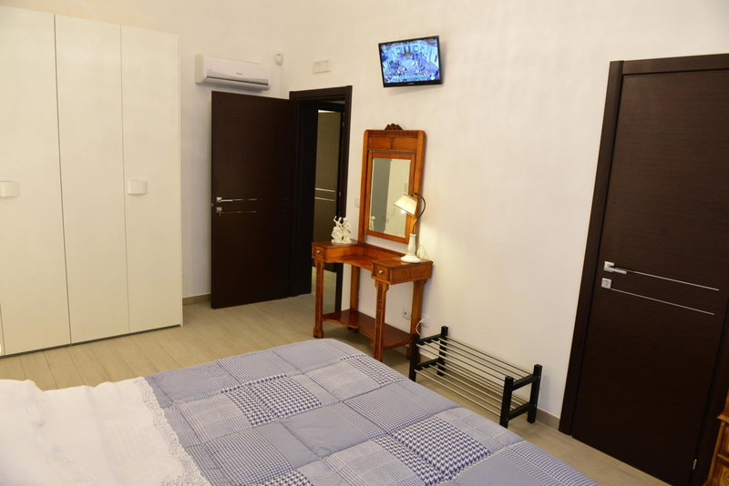 Bed and Breakfast Oz, Bari, Italy
