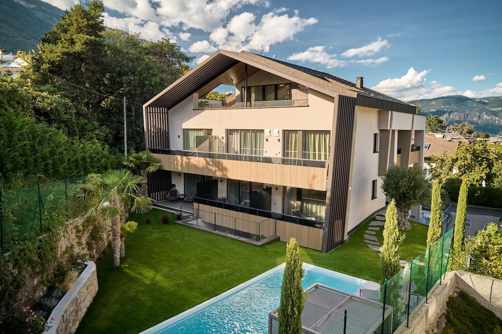 Appius Design Suites, Italy