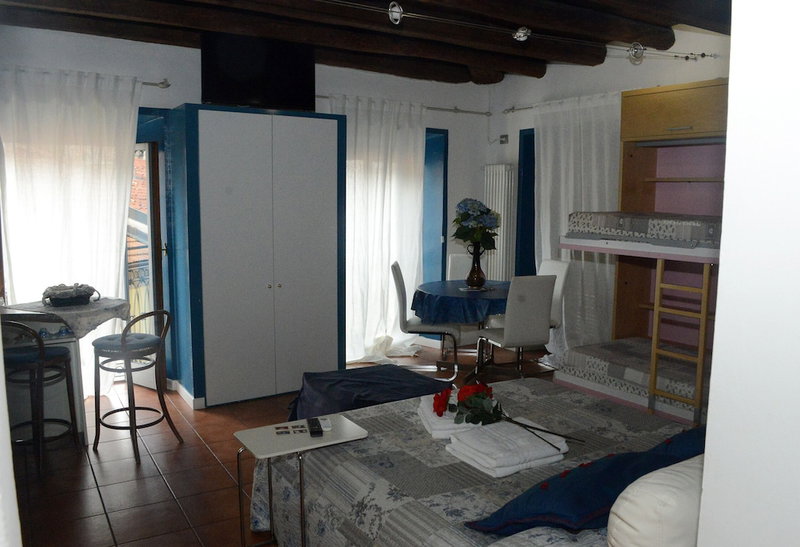 Bed and Breakfast Storico, Como, Italy