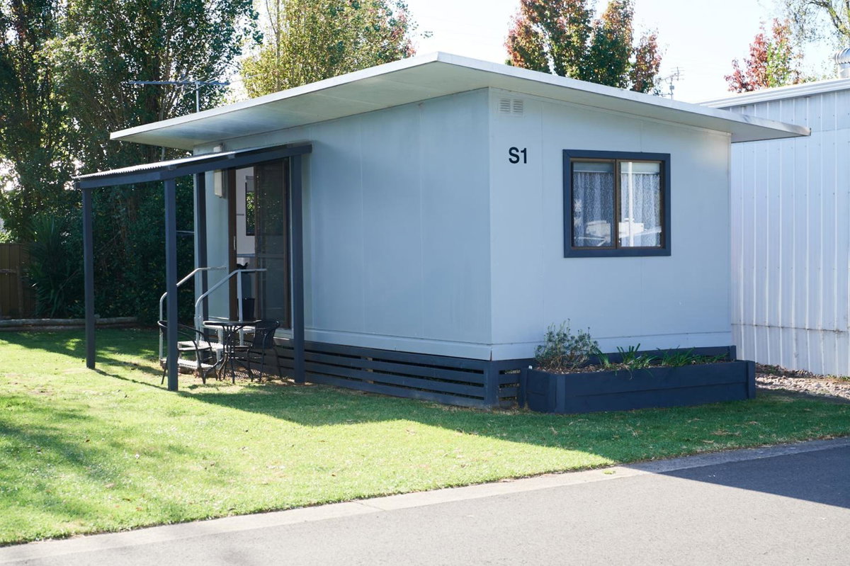 Pine Country Caravan Park, Australia