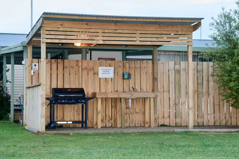 Pine Country Caravan Park, Mount Gambier, Australia