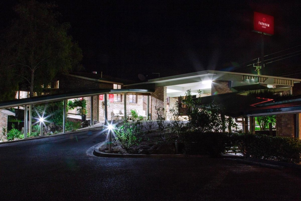 Farnham Court Motel and Restaurant, Australia