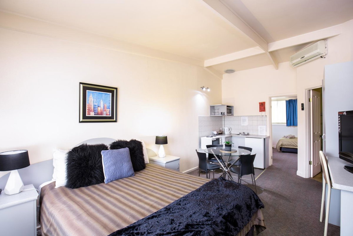 Mid City Motel, Australia