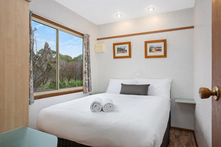 Lake Hamilton Motor Village and Caravan Park, Hamilton, Australia