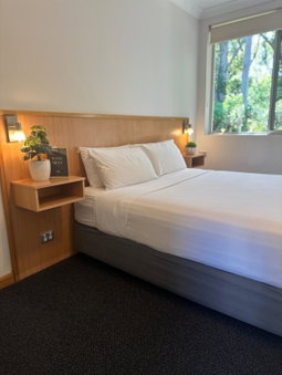 Bull and Bush Hotel, Medowie, Australia