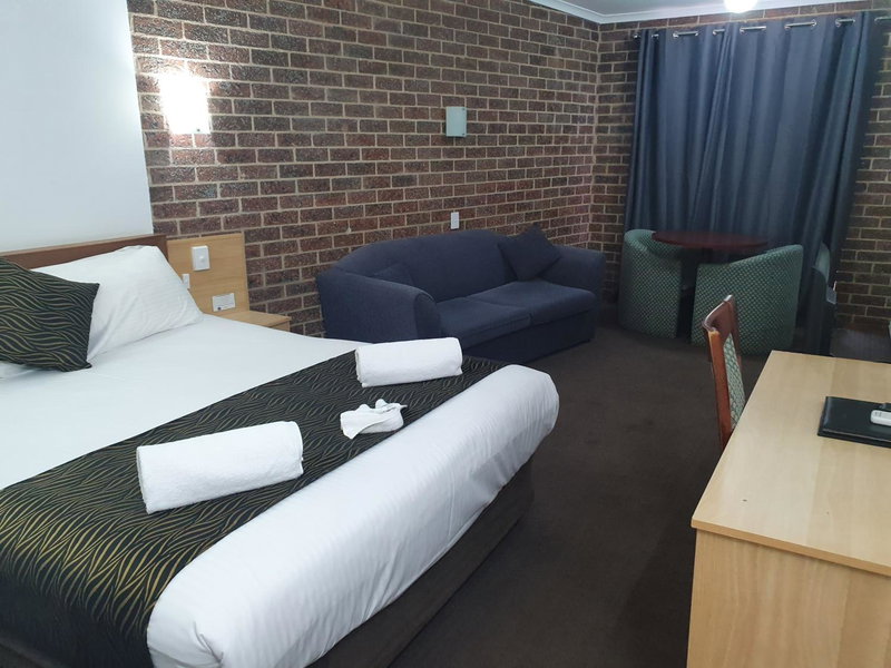 Moonraker Motor Inn, Parkes, Australia